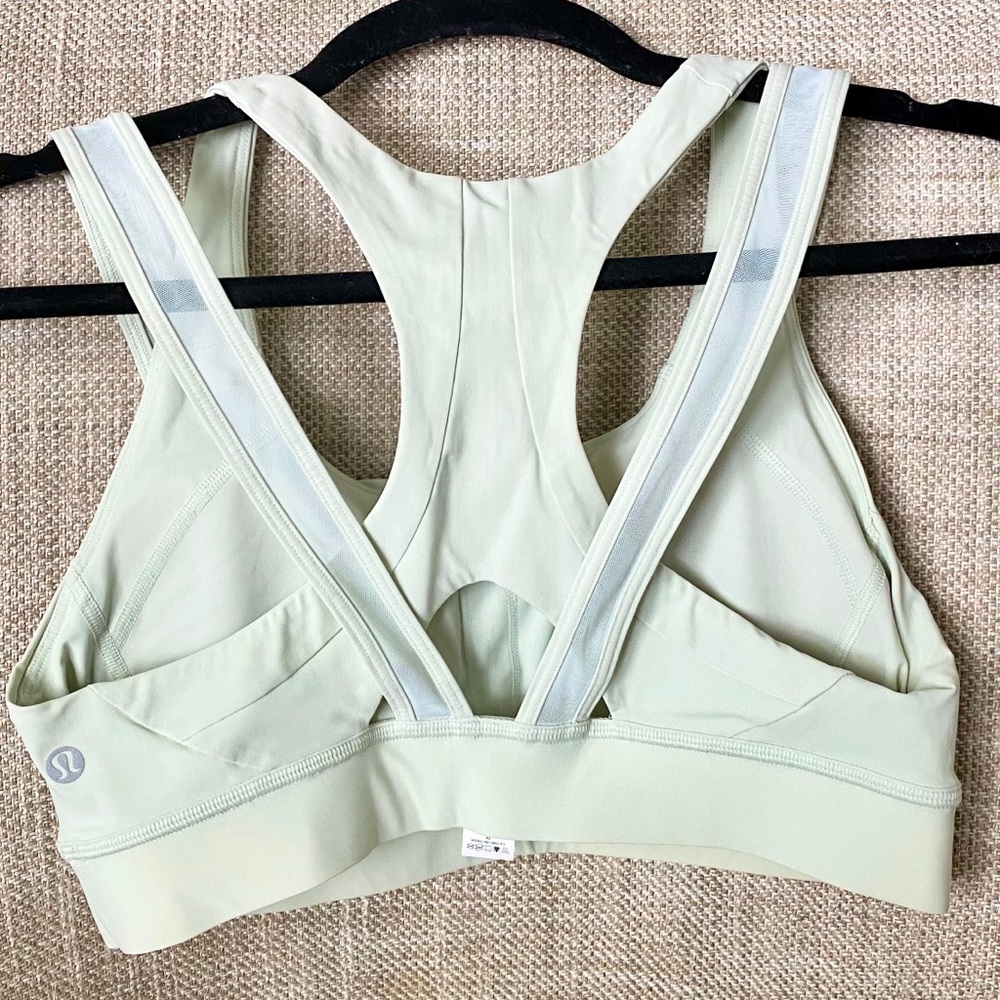 SOLD:🎀lululemon athletica Sports Bra🎀 - Picture 2 of 3